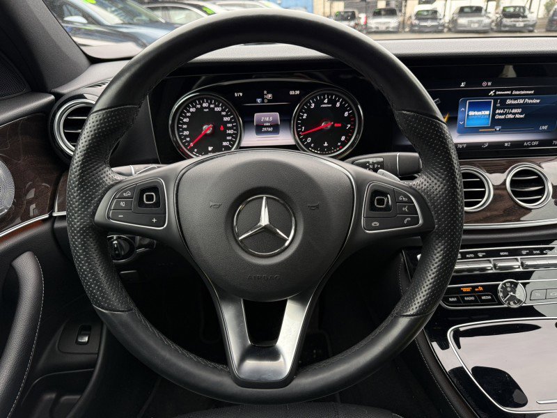 Used 2018 Mercedes-Benz E 300 4MATIC image 18