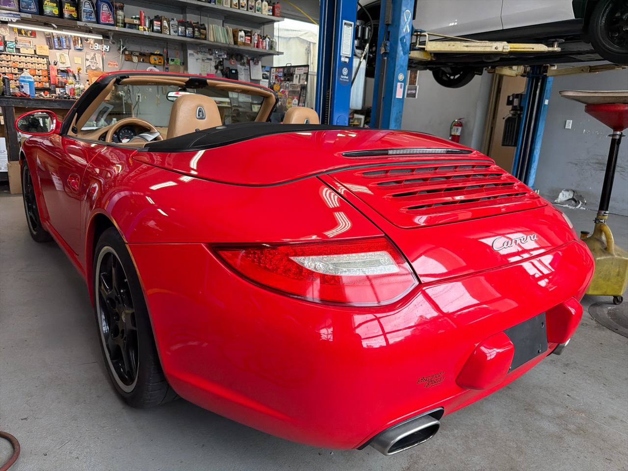 Used 2010 Porsche 911 Cabriolet image 29