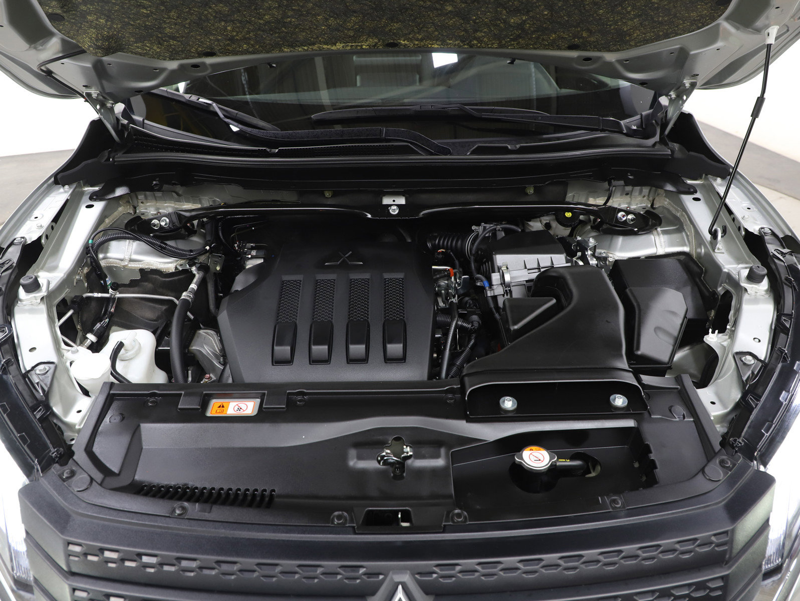 Used 2025 Mitsubishi Eclipse Cross SE image 33