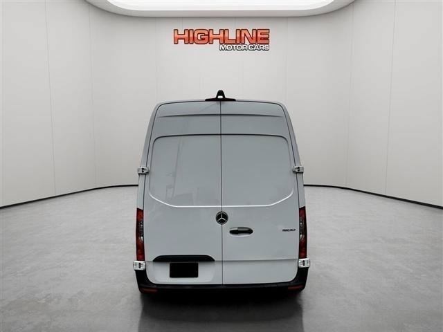 Used 2021 Mercedes-Benz Sprinter 1500 image 6
