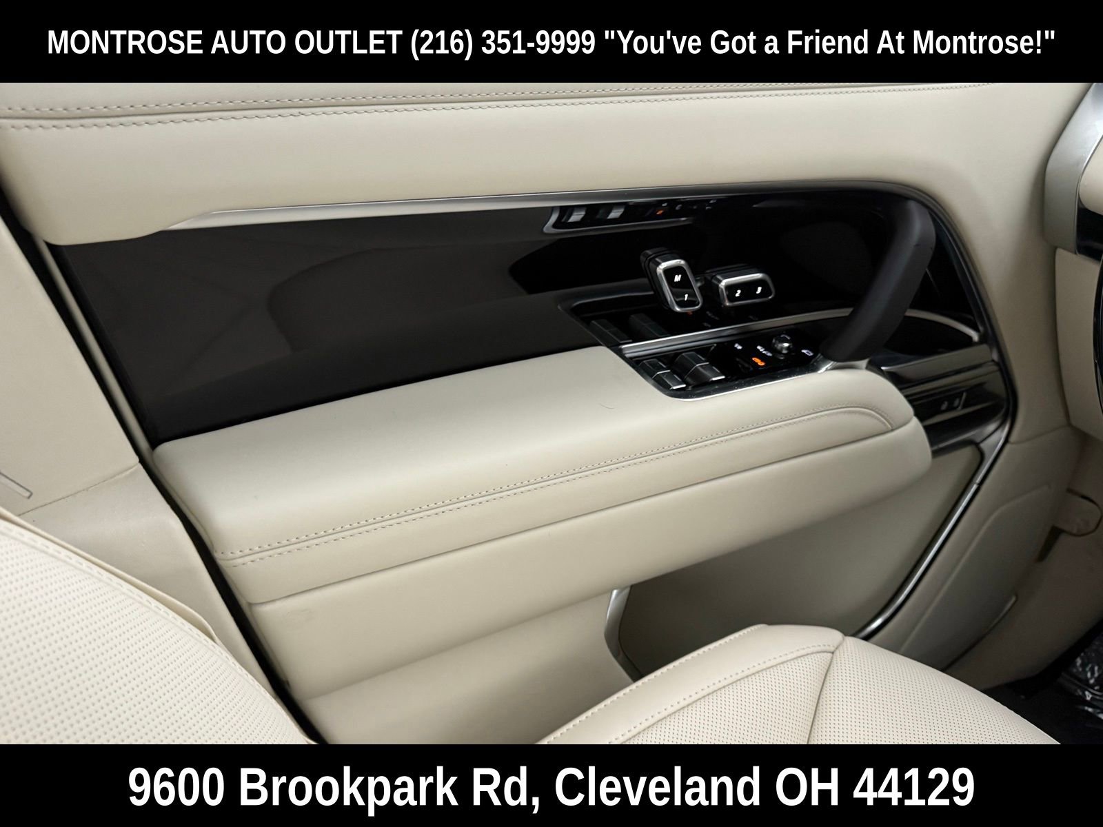 New 2026 Land Rover Range Rover SE image 34