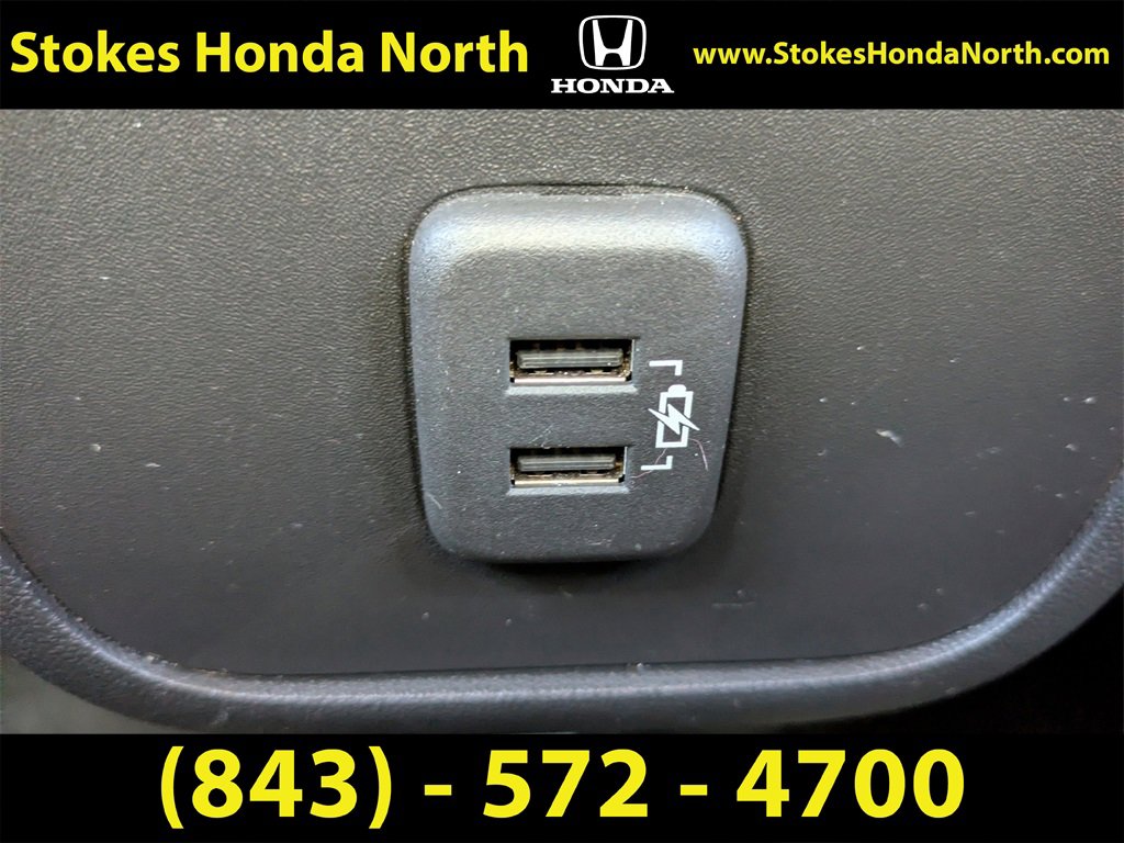 Used 2023 Chevrolet Equinox RS w/ RS Leather Package image 16