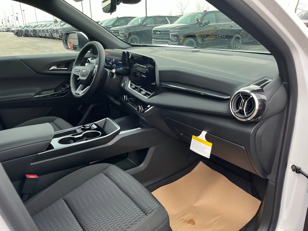 New 2026 Chevrolet Equinox LT w/ Safety and Technology Package image 22