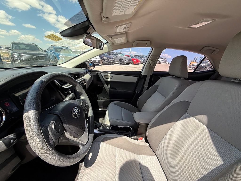 Used 2017 Toyota Corolla LE FWD image 11