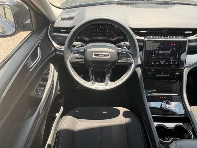 Used 2023 Jeep Grand Cherokee L Laredo w/ Luxury Tech Group I AWD/4WD image 12