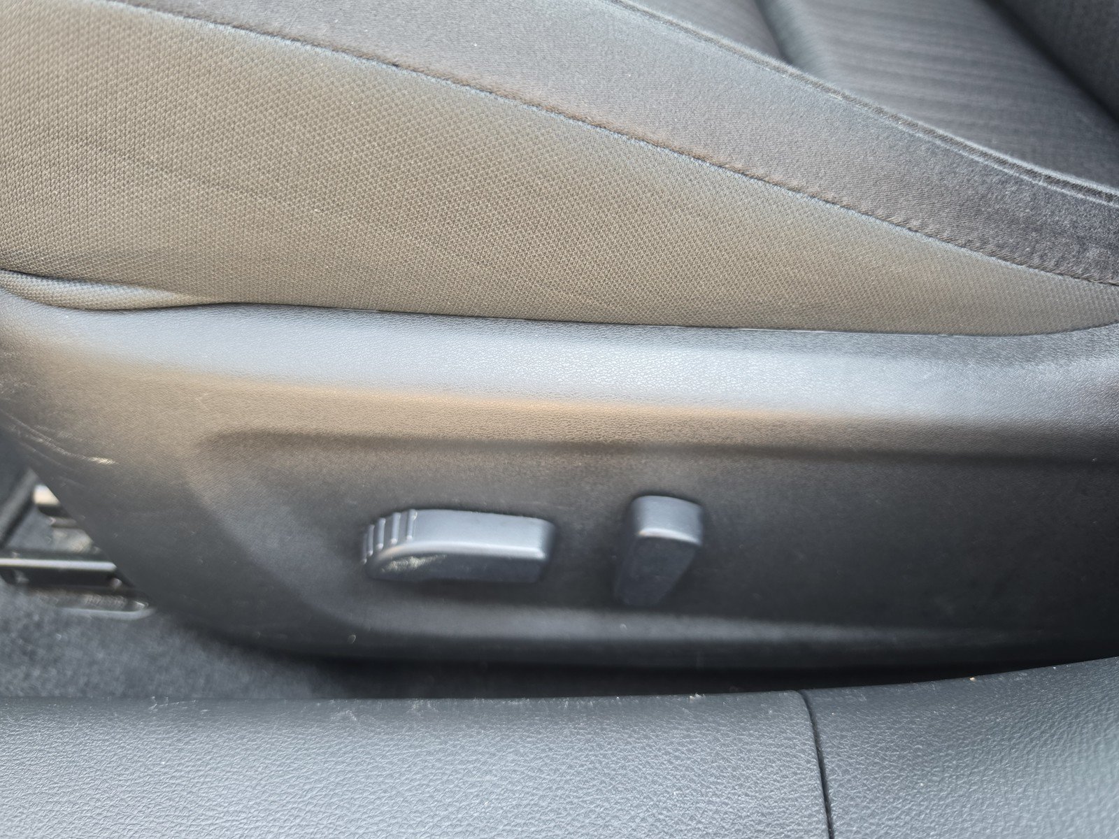 Used 2025 Nissan Altima 2.5 SV FWD image 9