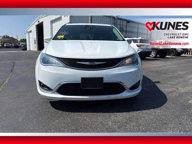 Used 2019 Chrysler Pacifica Touring-L FWD image 11