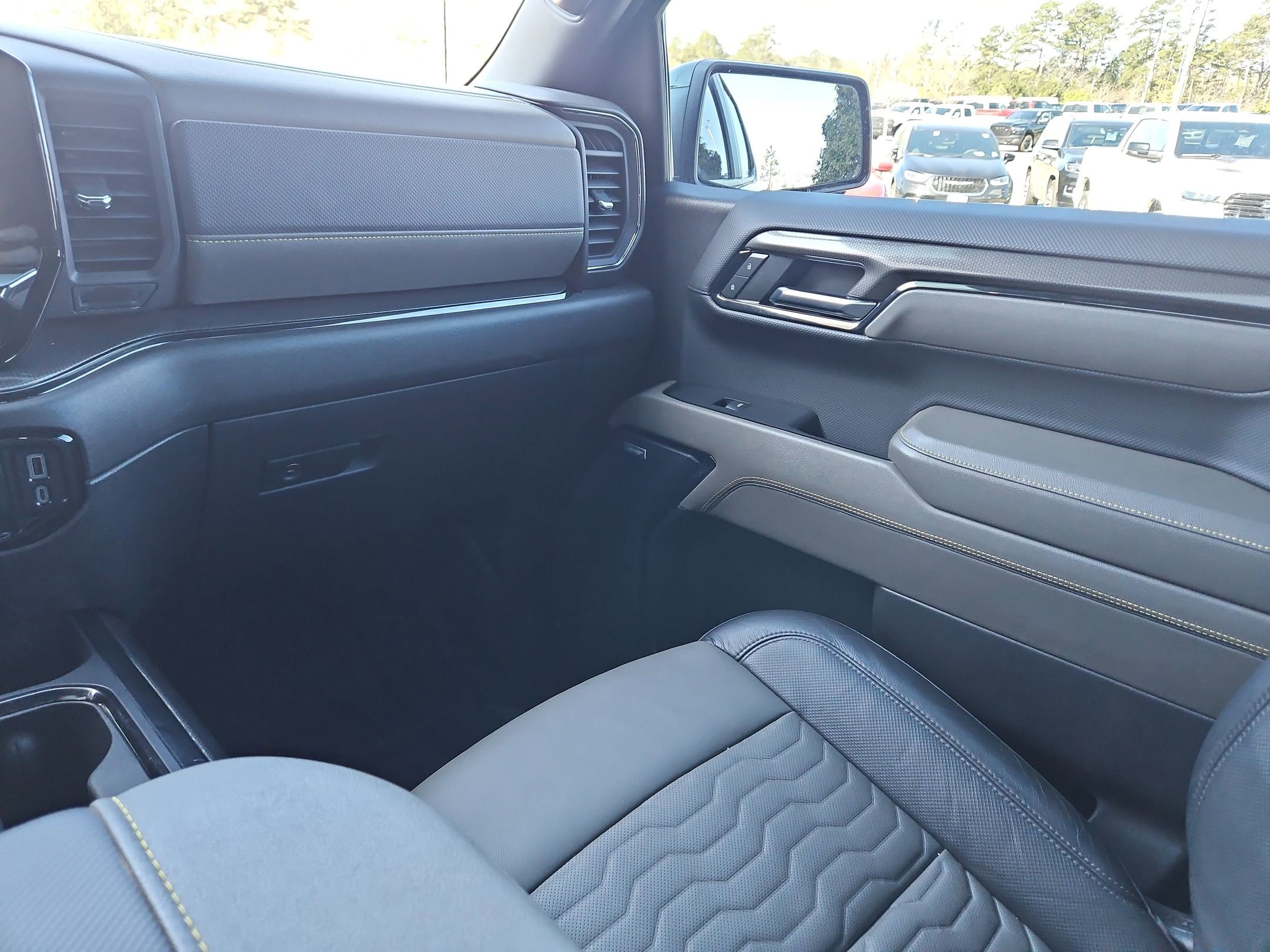 Used 2024 Chevrolet Silverado 1500 ZR2 w/ Technology Package image 11