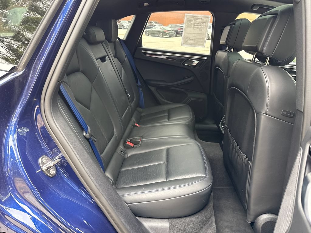 Used 2023 Porsche Macan AWD/4WD image 24