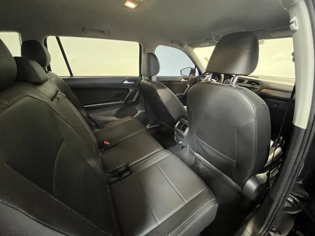 Used 2020 Volkswagen Tiguan SE FWD image 12