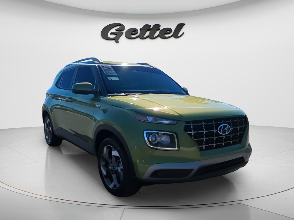 Certified 2024 Hyundai Venue SEL FWD image 3