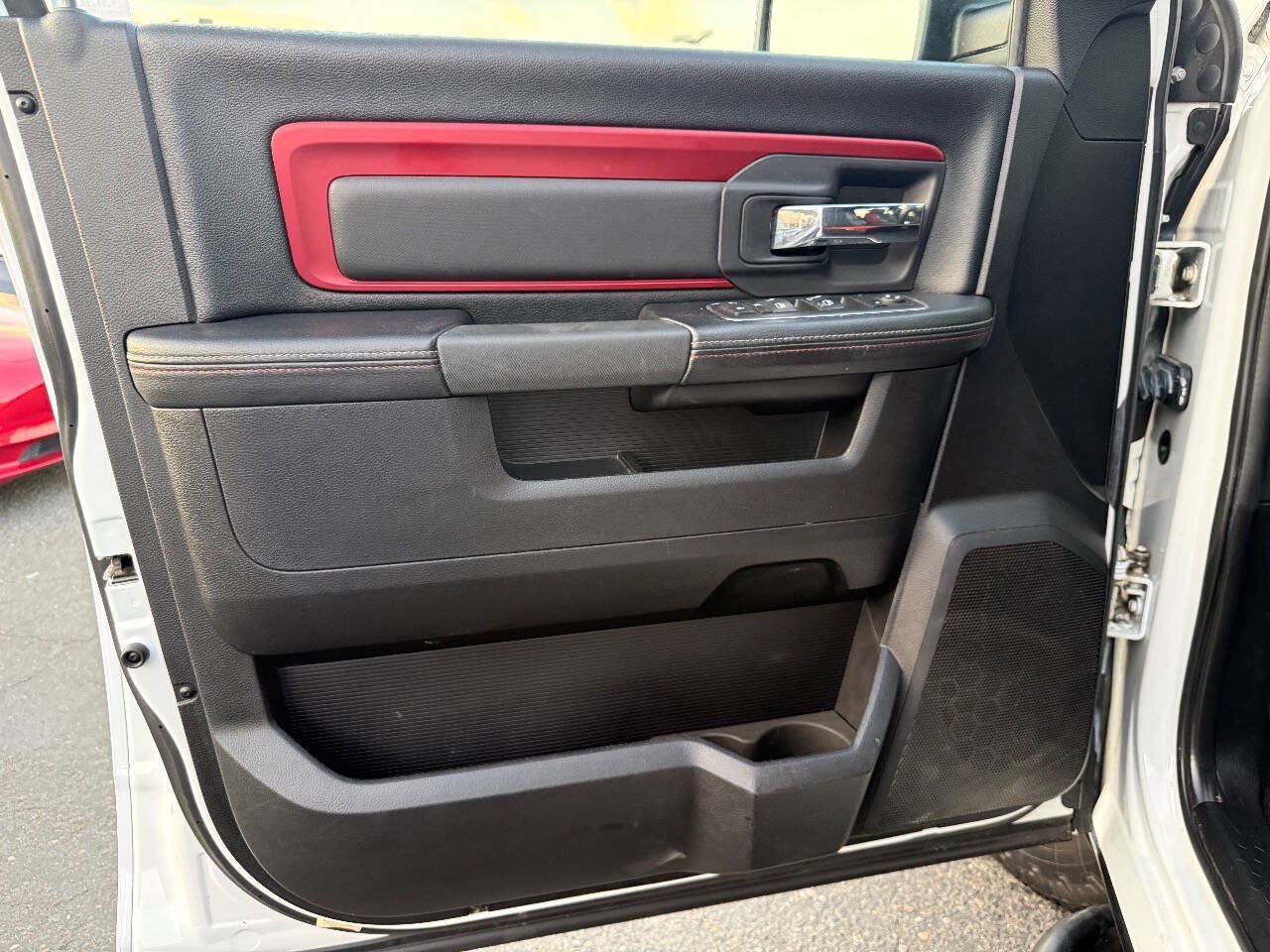 Used 2016 RAM 1500 Rebel AWD/4WD image 9