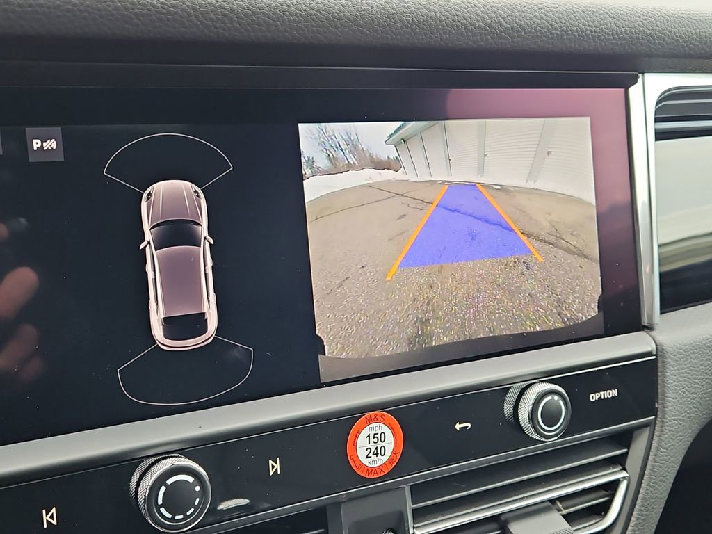Certified 2025 Porsche Macan image 17