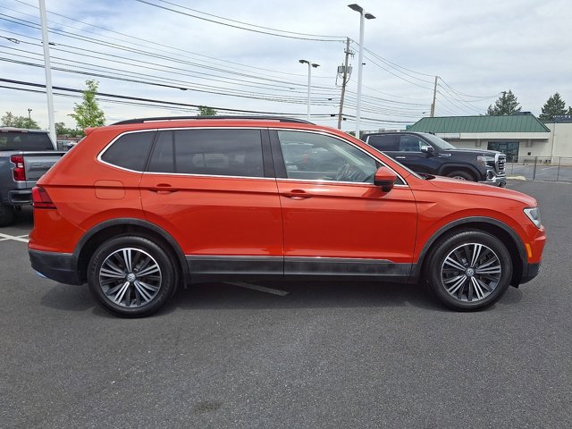 Used 2018 Volkswagen Tiguan SE w/ 18" Alloy Wheels Package FWD image 7