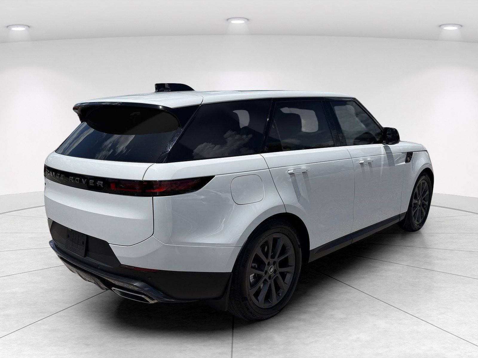 Used 2025 Land Rover Range Rover Sport AWD/4WD image 4