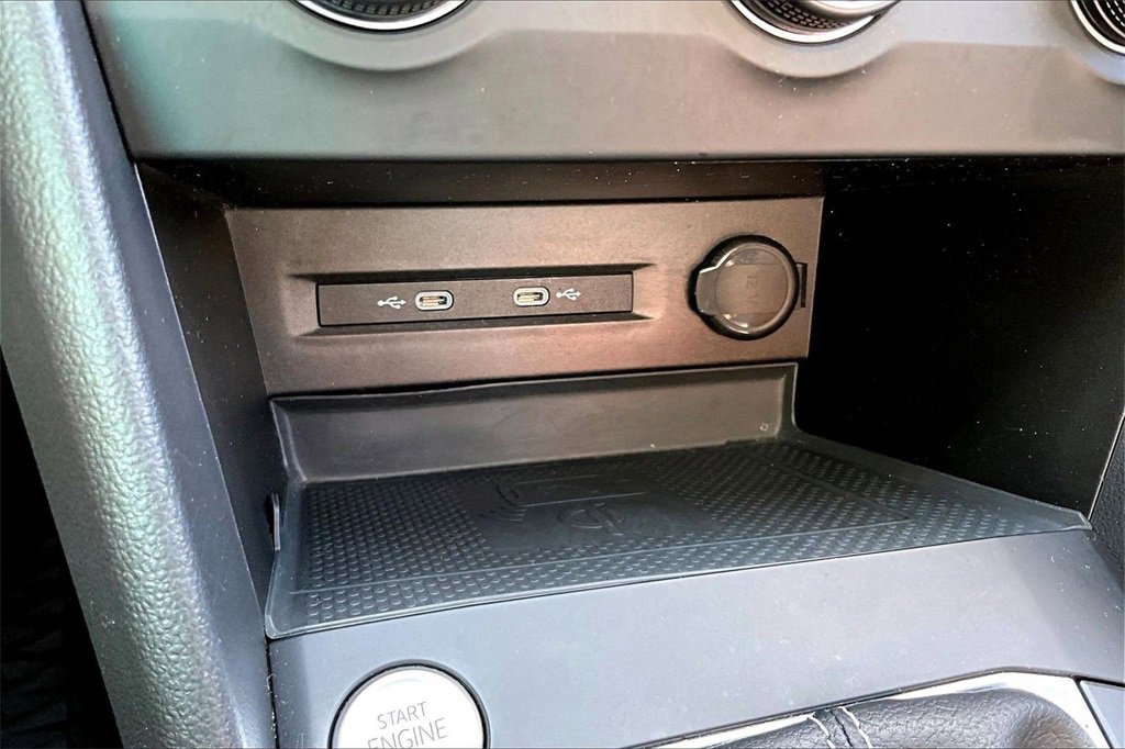 Certified 2022 Volkswagen Taos SE image 29