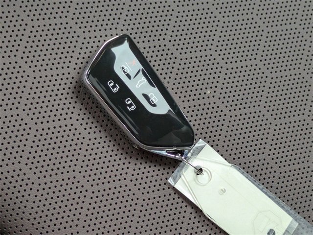 New 2025 Volkswagen ID. Buzz Pro S Plus image 36