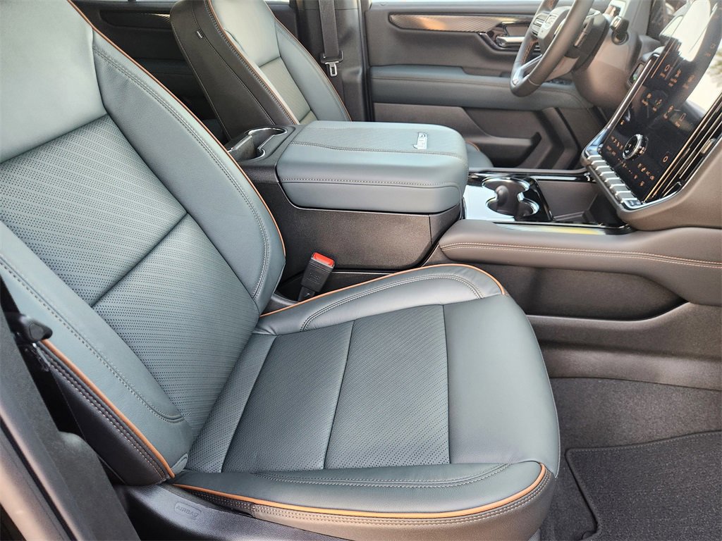 New 2026 GMC Yukon AT4 w/ AT4 Premium Package image 9