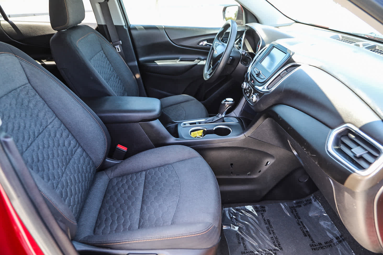 Used 2018 Chevrolet Equinox LT FWD image 16