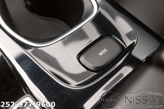 Used 2021 Buick Envision Essence w/ Sport Touring Package image 32