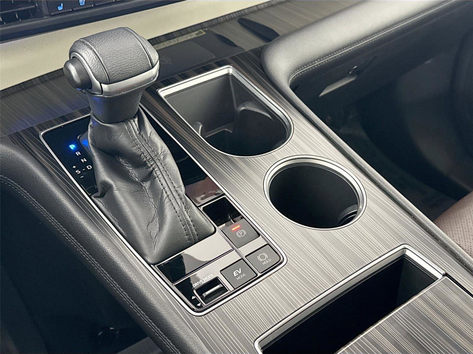 Certified 2021 Toyota Sienna Platinum image 28