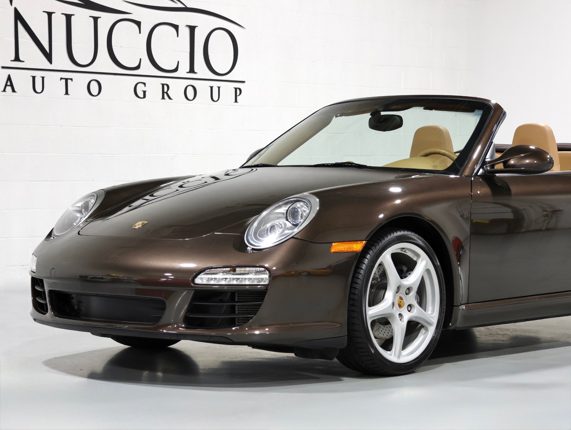 Used 2011 Porsche 911 Cabriolet image 31
