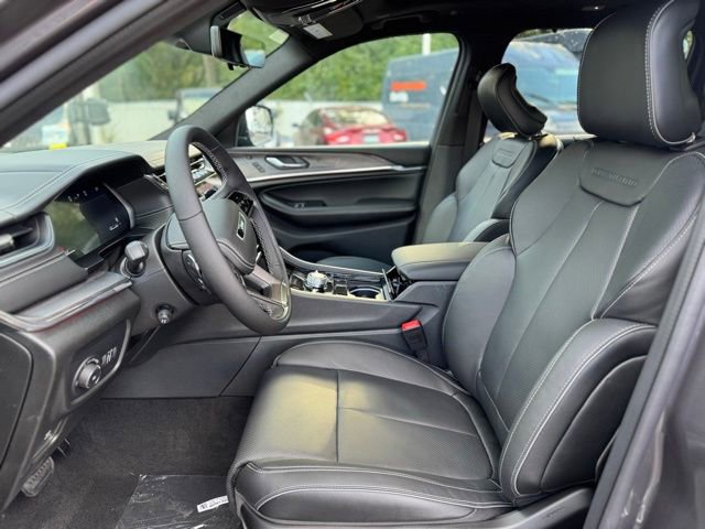 New 2025 Jeep Grand Cherokee Overland w/ Luxury Tech Group IV image 18