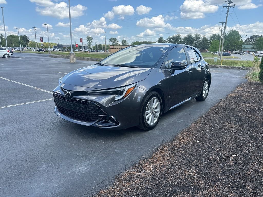 Certified 2025 Toyota Corolla SE FWD image 4