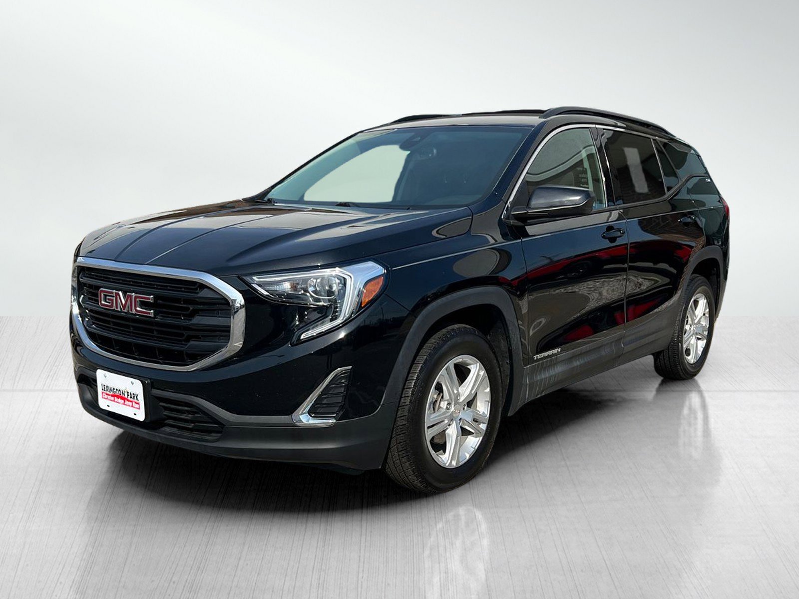 Used 2020 GMC Terrain SLE w/ Driver Convenience Package image 3