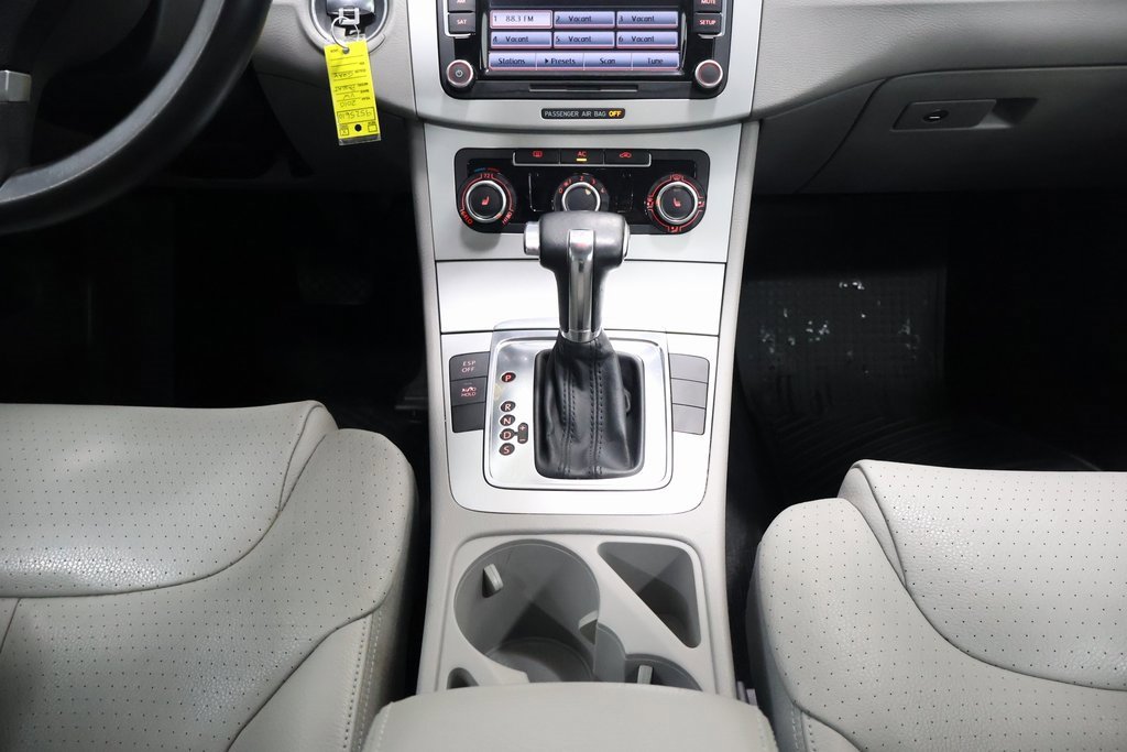 Used 2010 Volkswagen Passat Komfort image 20