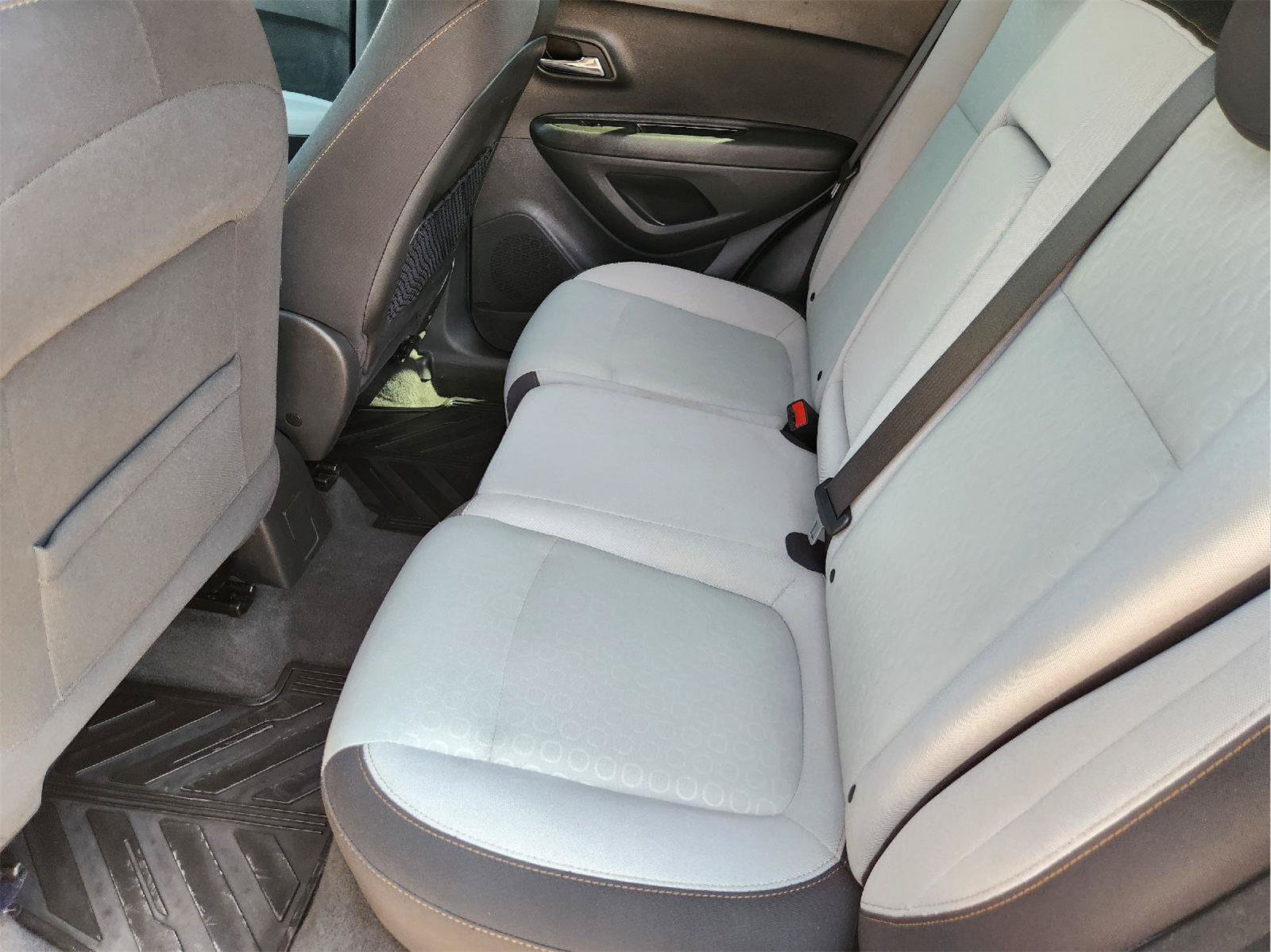 Certified 2020 Chevrolet Trax LS w/ LPO, Cargo Package FWD image 29