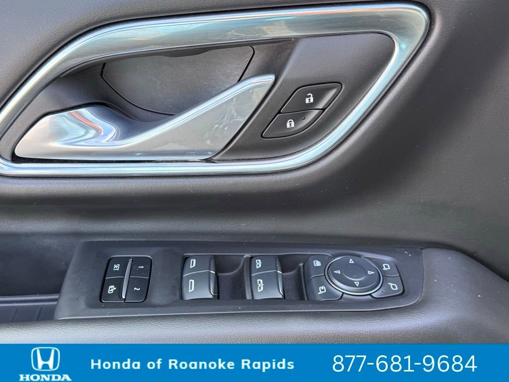 Used 2024 Chevrolet Suburban Premier image 30