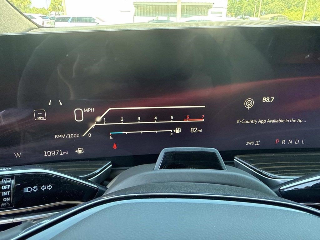 Certified 2025 Cadillac Escalade Premium Luxury w/ Touring Package AWD/4WD image 20
