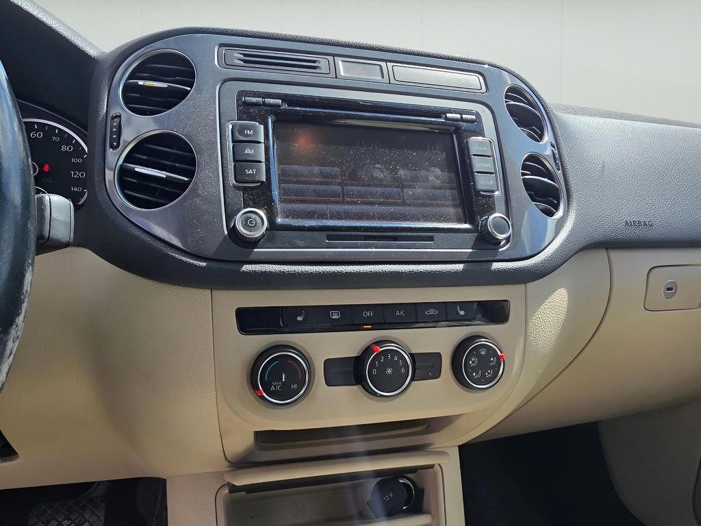 Used 2013 Volkswagen Tiguan SE AWD/4WD image 19