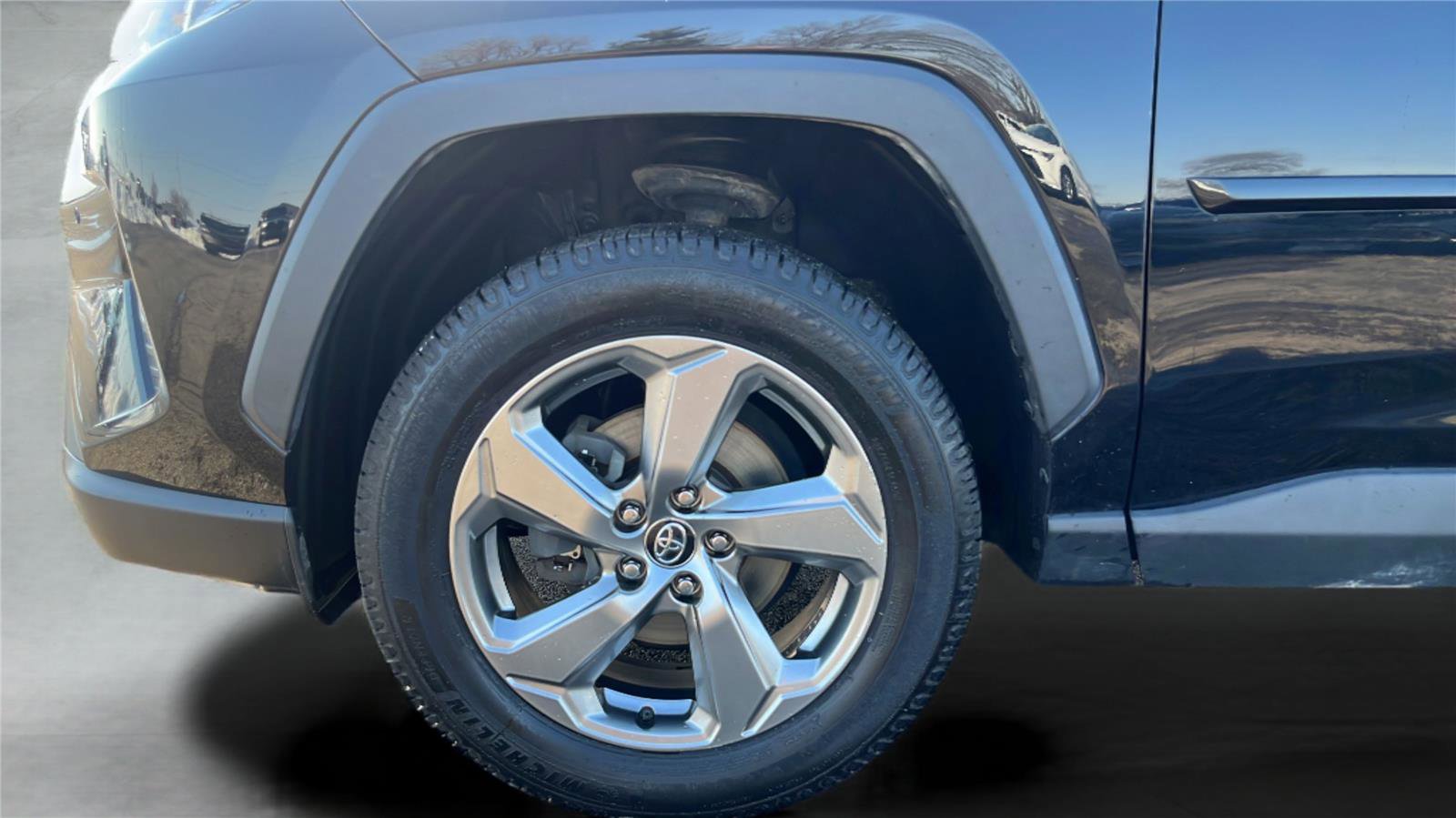 Used 2020 Toyota RAV4 Limited image 20