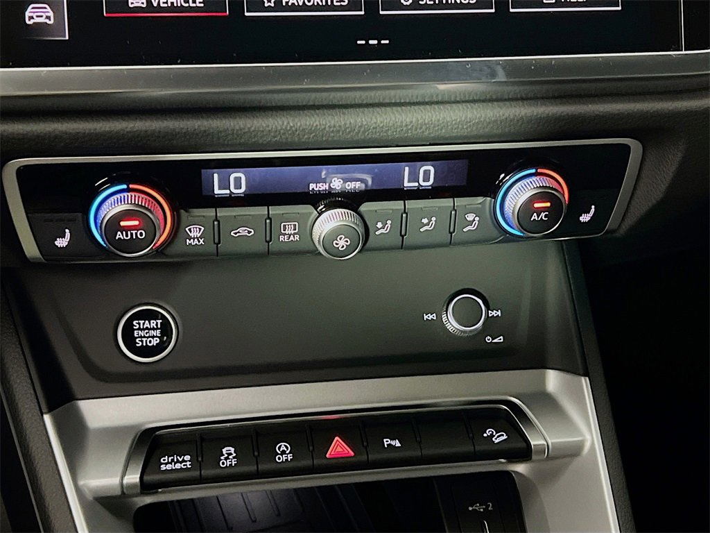 New 2025 Audi Q3 2.0T Premium image 16