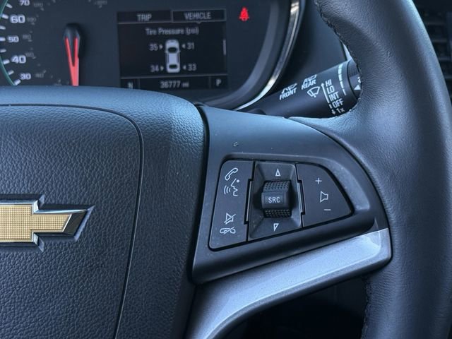 Used 2021 Chevrolet Trax LT w/ LT Convenience Package image 16