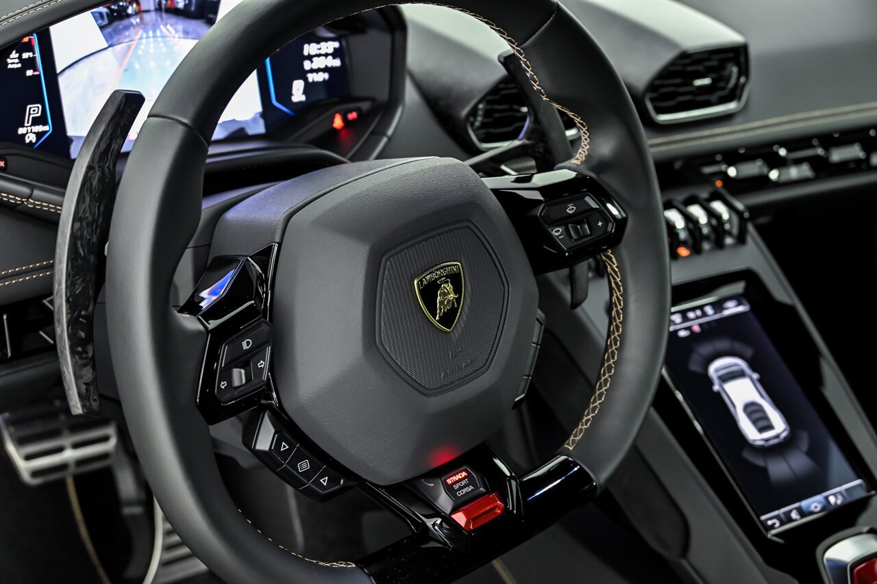 Used 2022 Lamborghini Huracan EVO RWD image 19