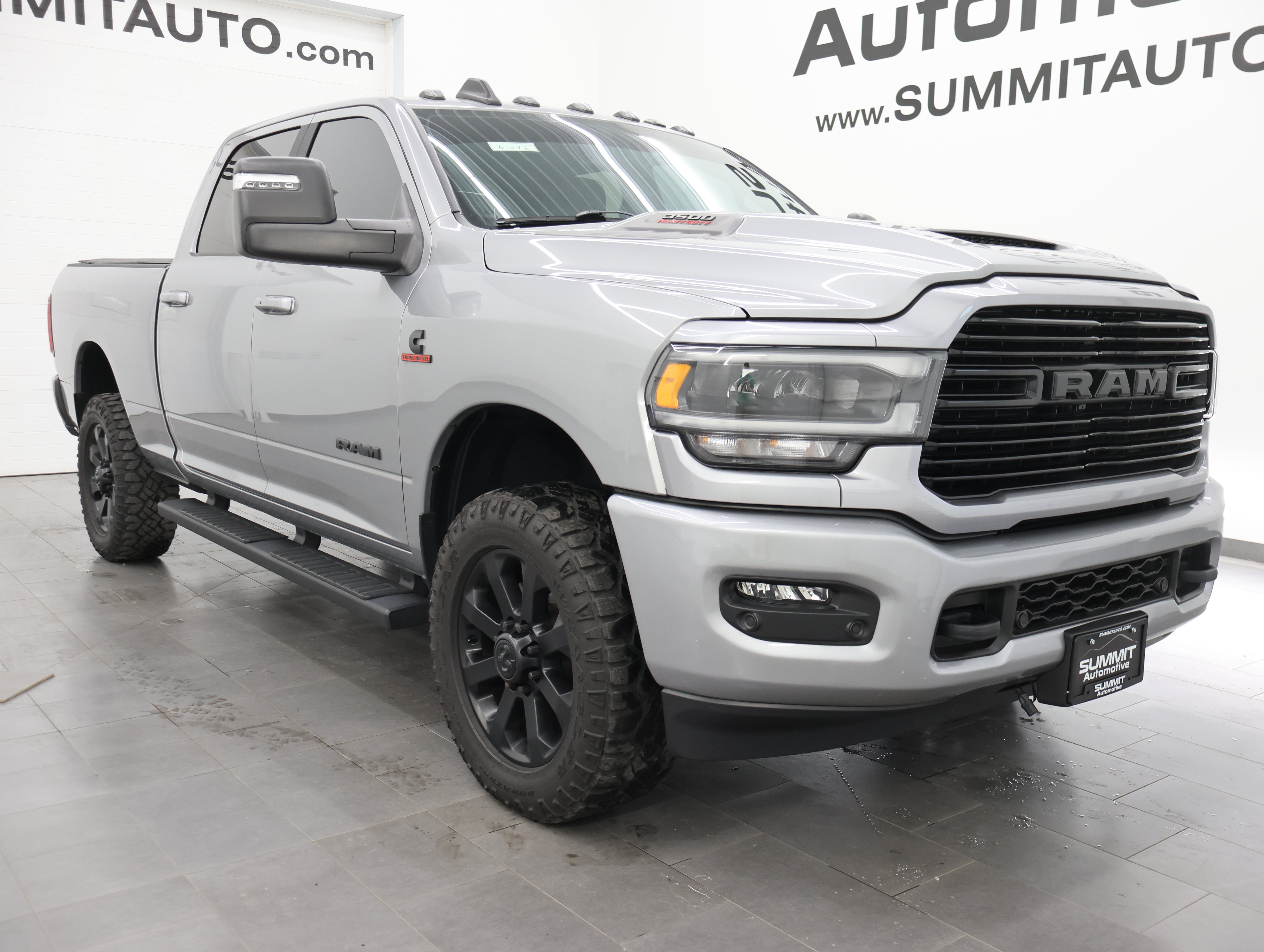 Used 2023 RAM 3500 Laramie AWD/4WD image 2