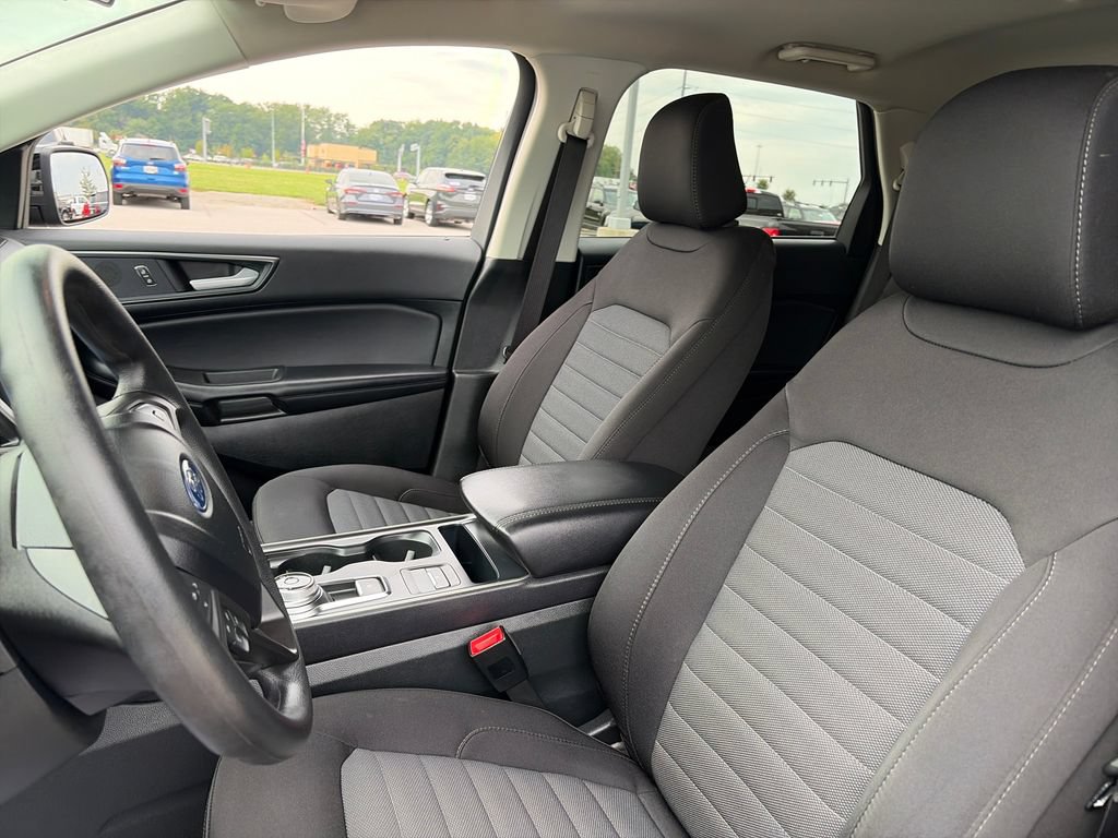 Used 2024 Ford Edge SE w/ Black Appearance Package AWD/4WD image 16