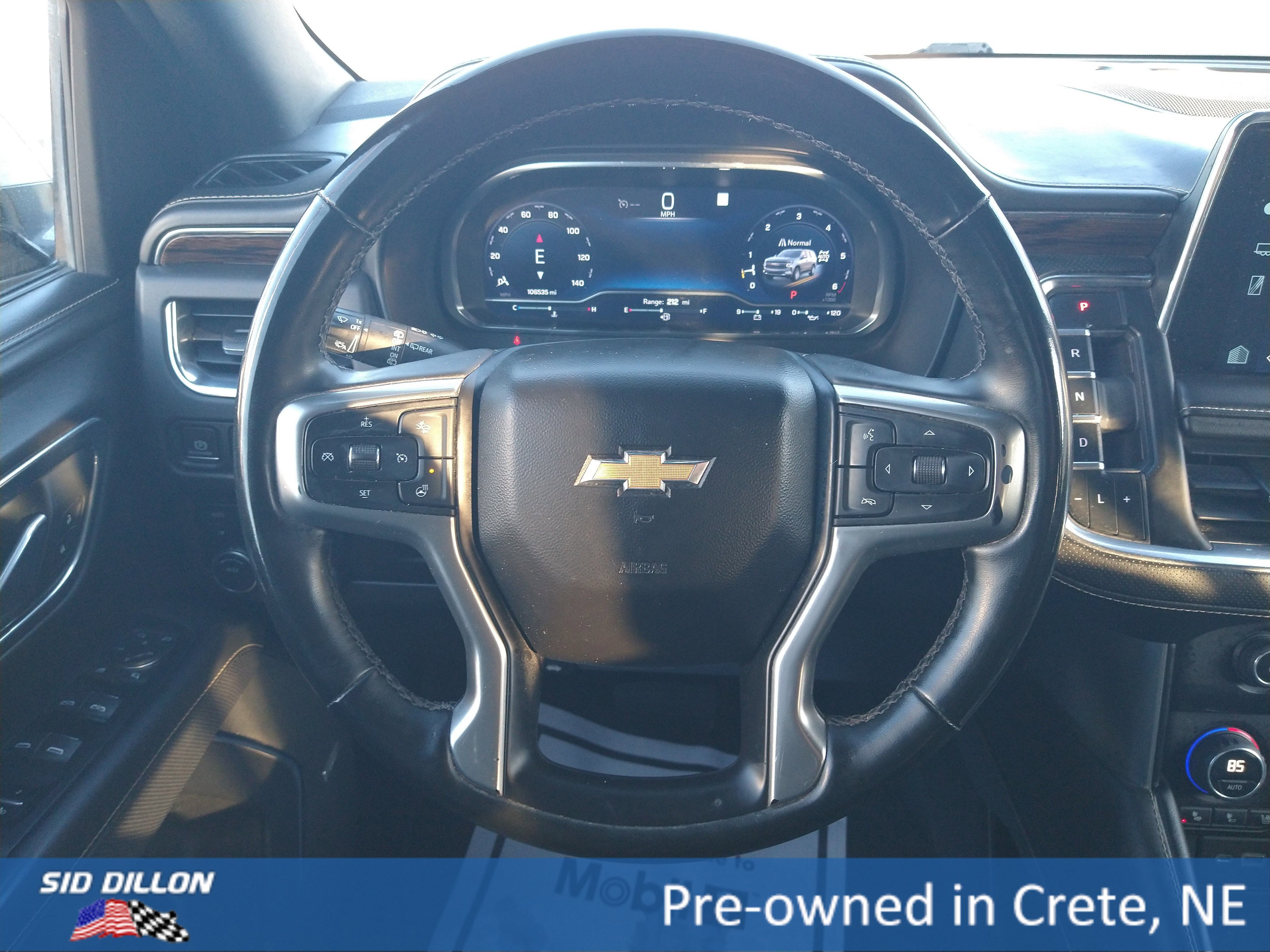 Used 2023 Chevrolet Suburban Premier image 2