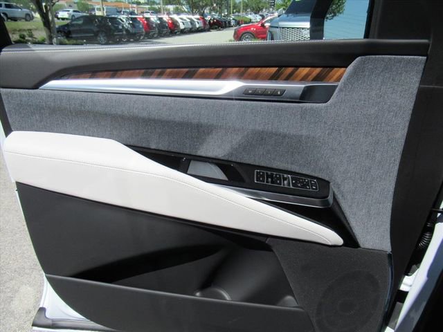 New 2026 Cadillac Escalade ESV Platinum Sport w/ LPO, ONYX Package image 23