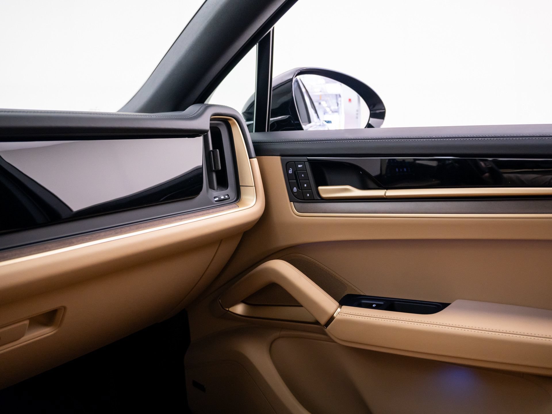 New 2026 Porsche Cayenne Coupe AWD/4WD image 30