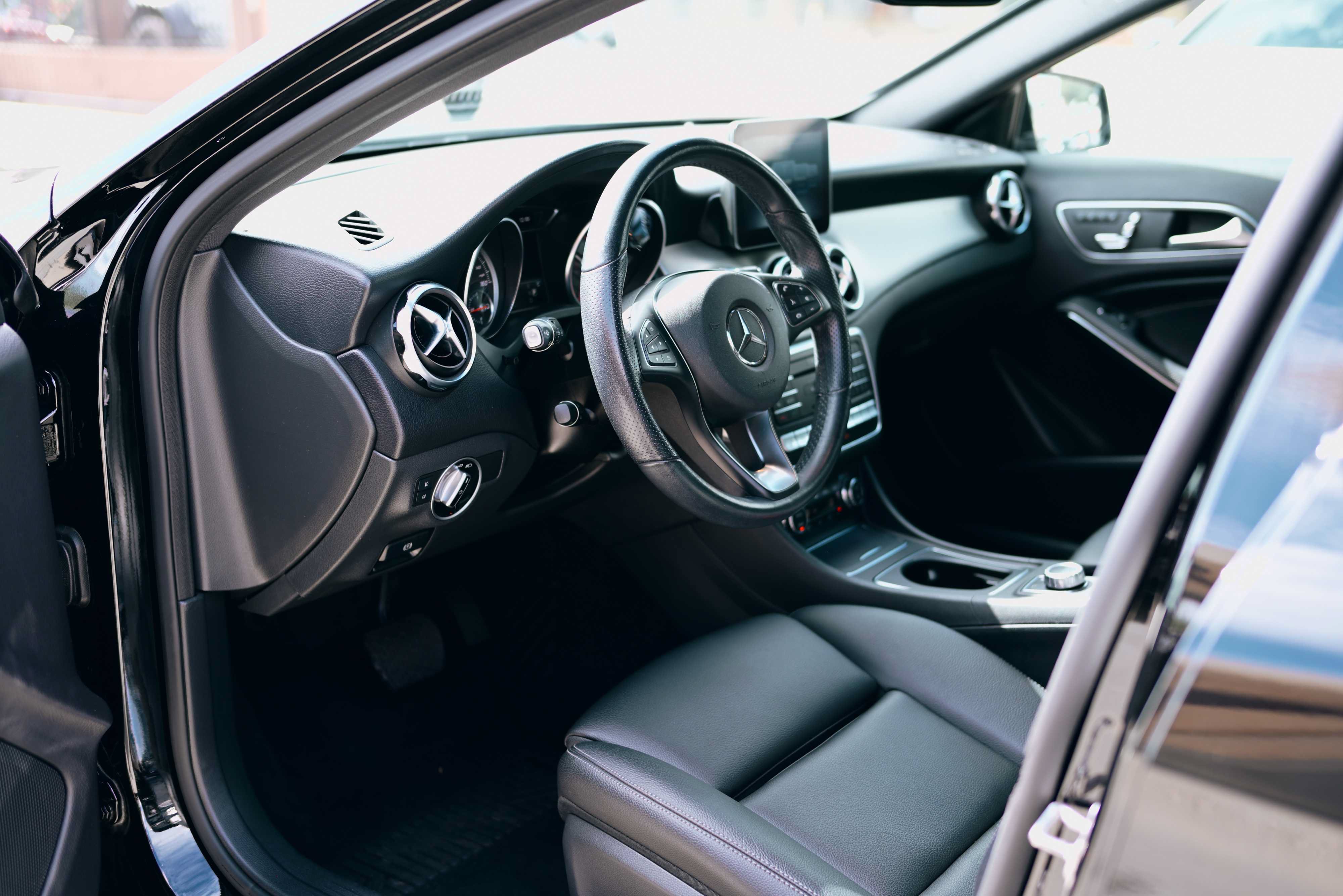 Used 2019 Mercedes-Benz GLA 250 4MATIC image 8
