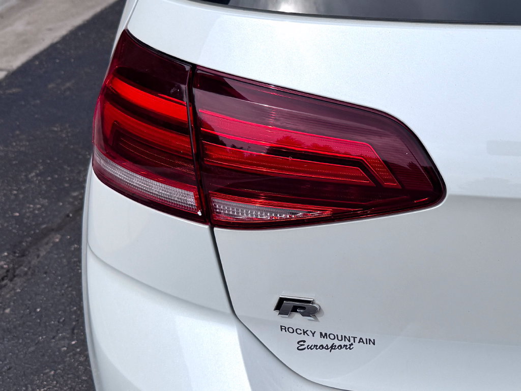 Used 2019 Volkswagen Golf R 4-Door AWD/4WD image 8