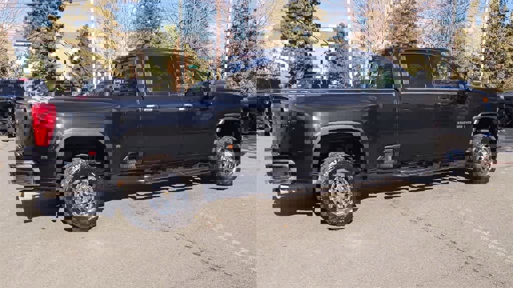 Used 2022 Chevrolet Silverado 3500 LTZ w/ LTZ Plus Package image 9