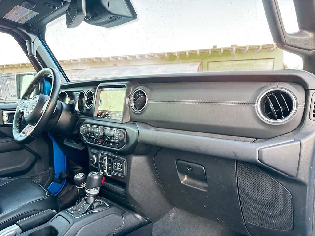 Used 2022 Jeep Wrangler Unlimited Sahara w/ Cold Weather Group image 31