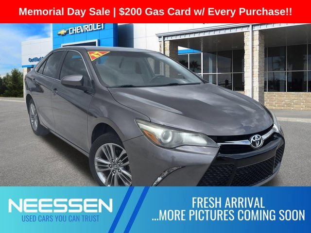 Used 2017 Toyota Camry SE FWD image 1