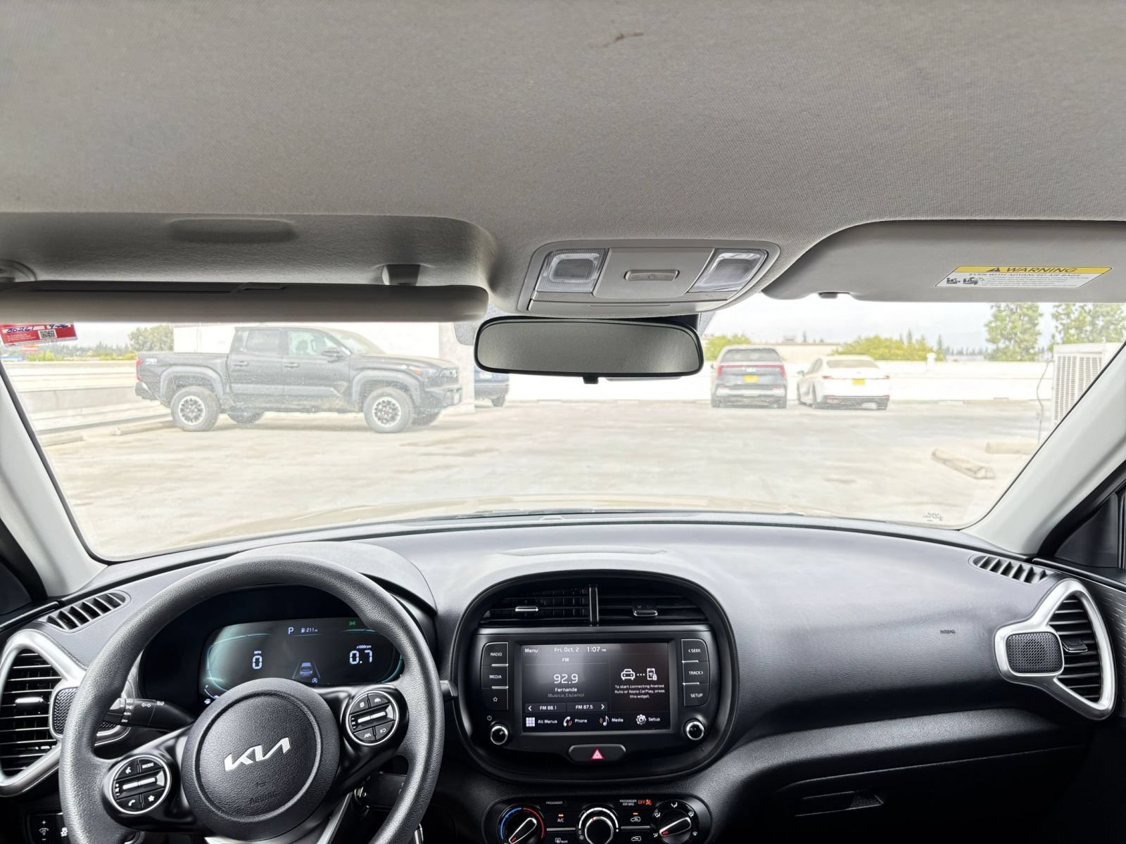 Used 2025 Kia Soul LX w/ LX Technology Package FWD image 30