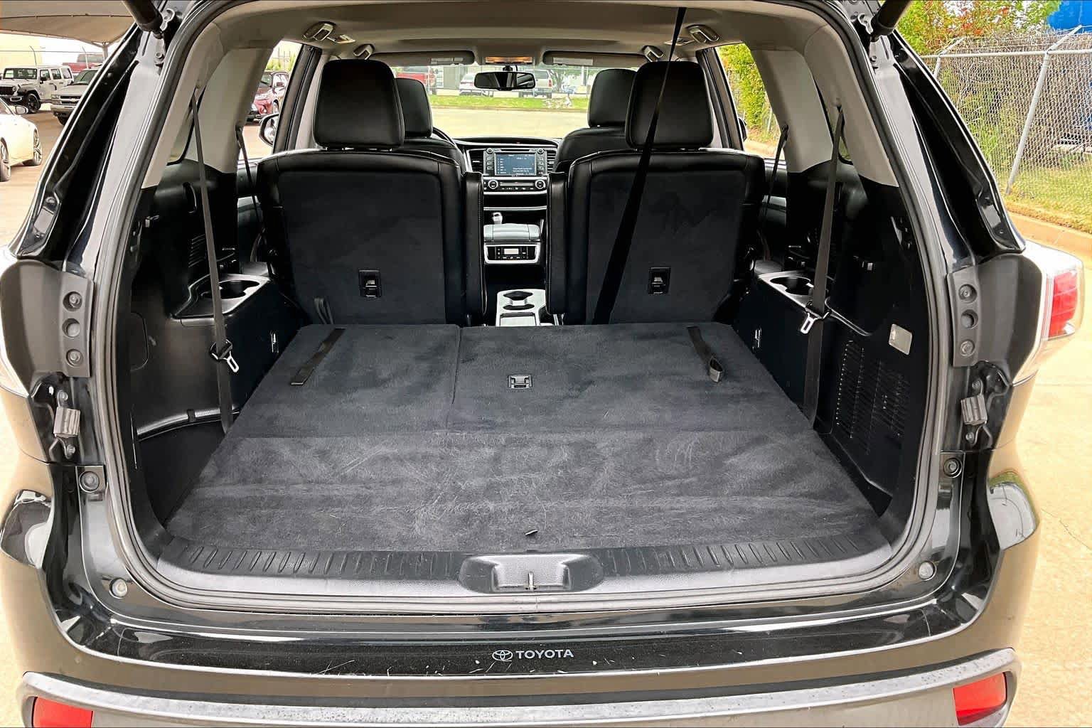 Used 2015 Toyota Highlander XLE AWD/4WD image 32